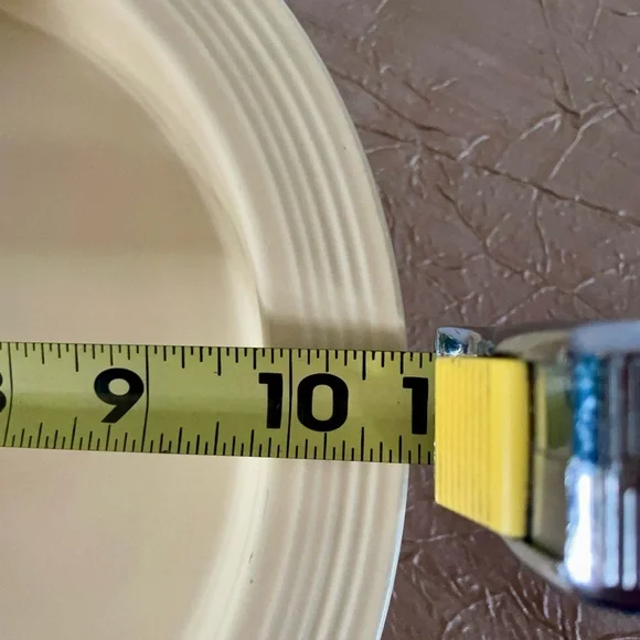 Vintage Fiesta Relish Tray EXCELLENT condition. Circa 1945. All original colors. - Picture 8 of 12